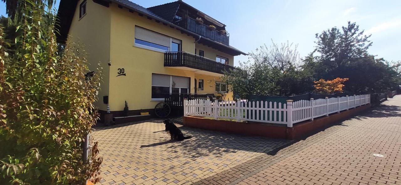 Monteur Unterkunft Gaestewohnung Ferienwohnung - Haus Huth former Sunan airport Exterior foto